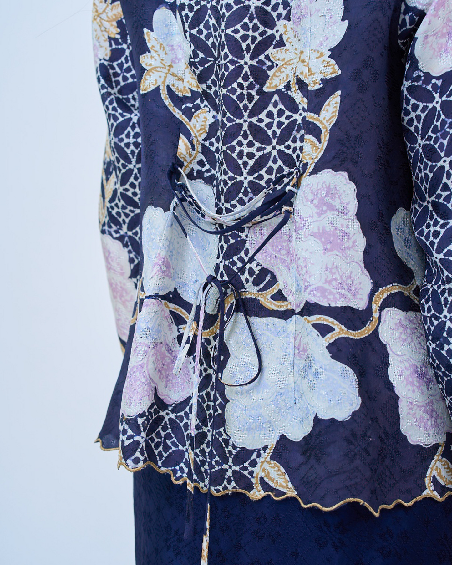 Airis Kutu Baru in Blue