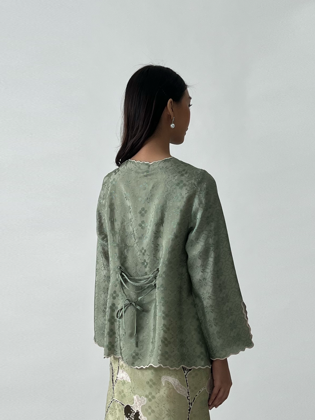 Kutu Baru AIRIS (05-141 GRN)