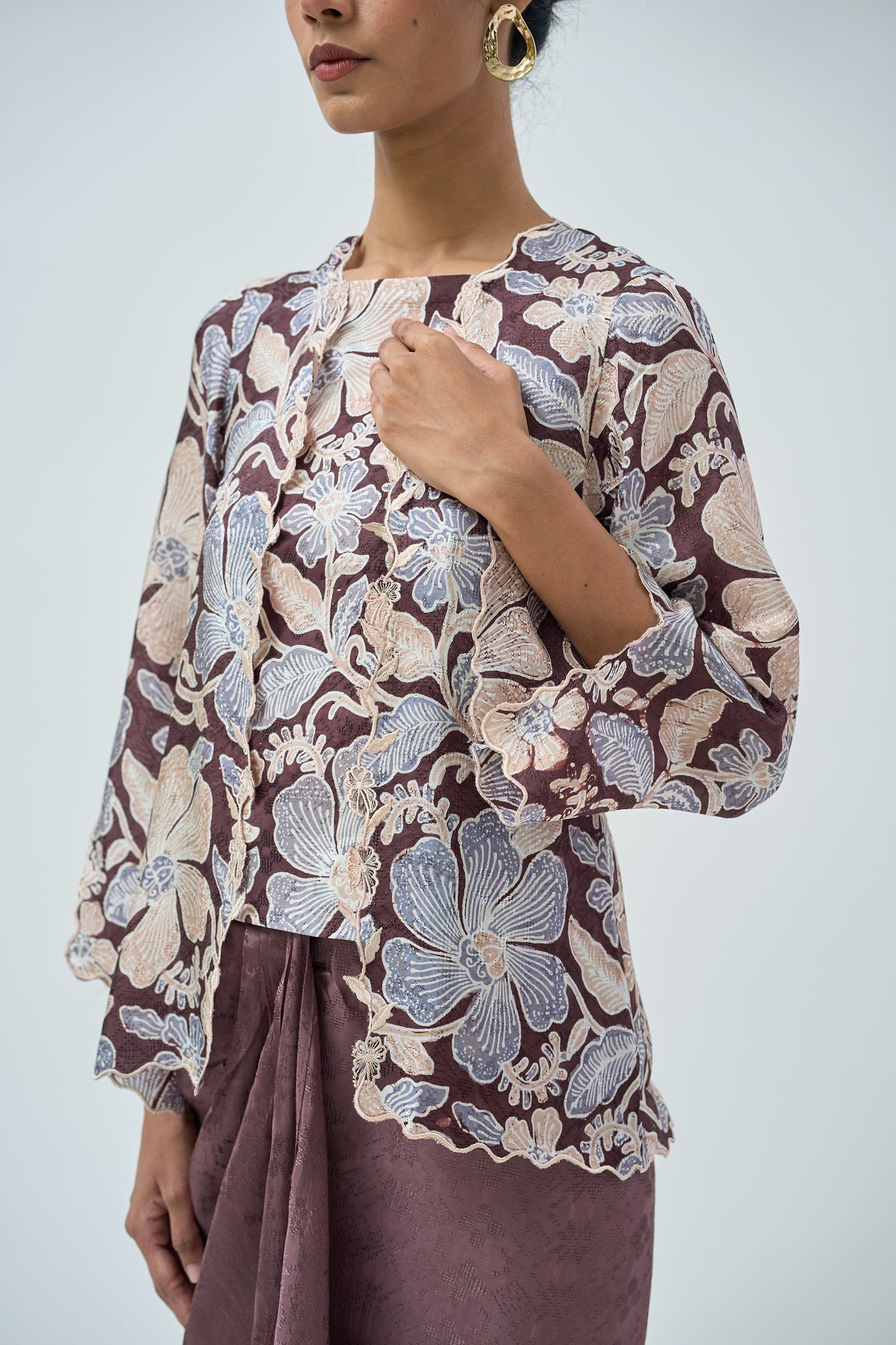 Airis Kutu Baru in Brown