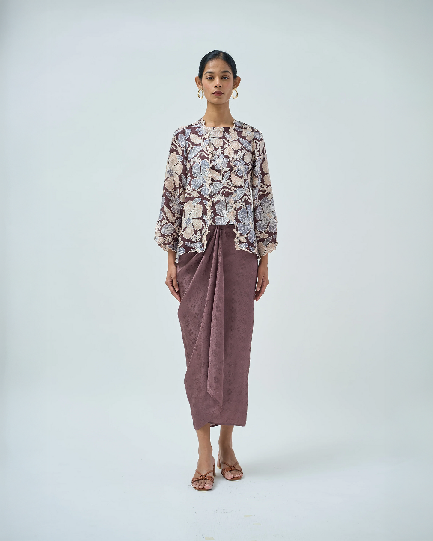 Airis Kutu Baru in Brown