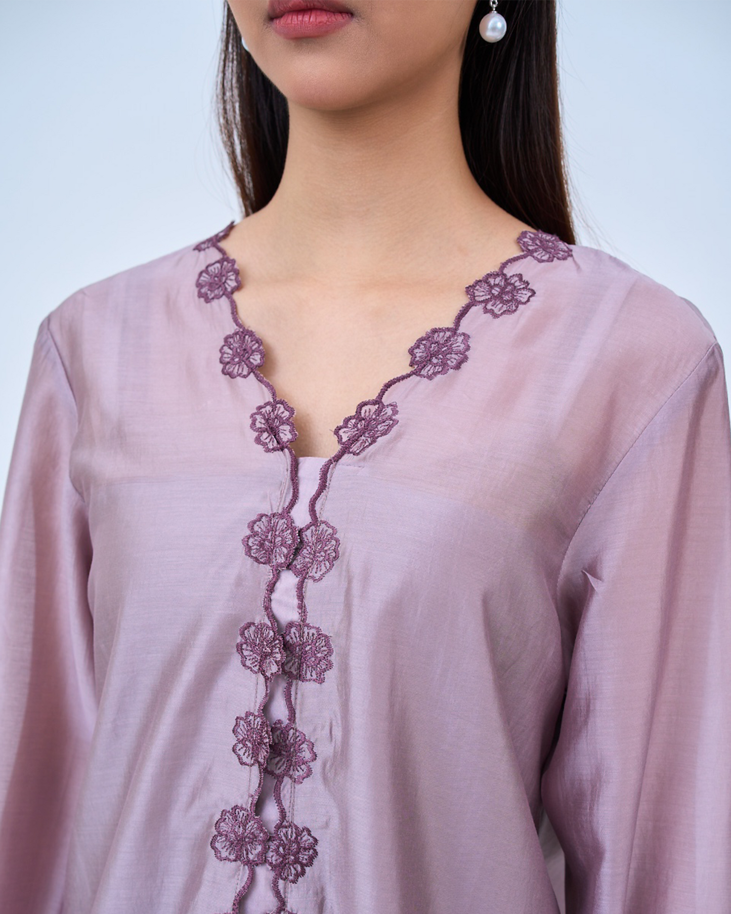 Laras Sutra Classic Kebaya in Purple