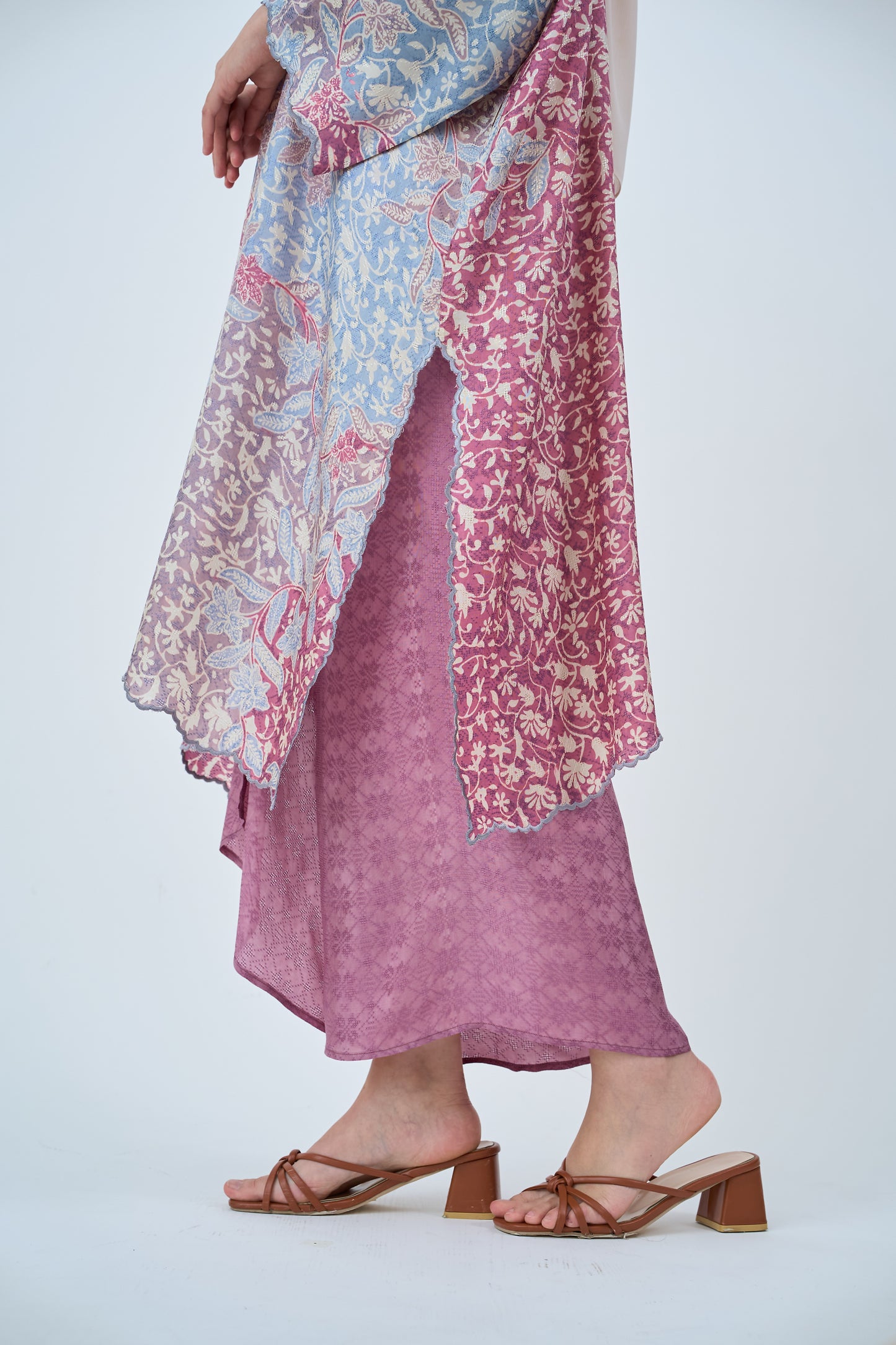 Kurung Labuh DAHLEA