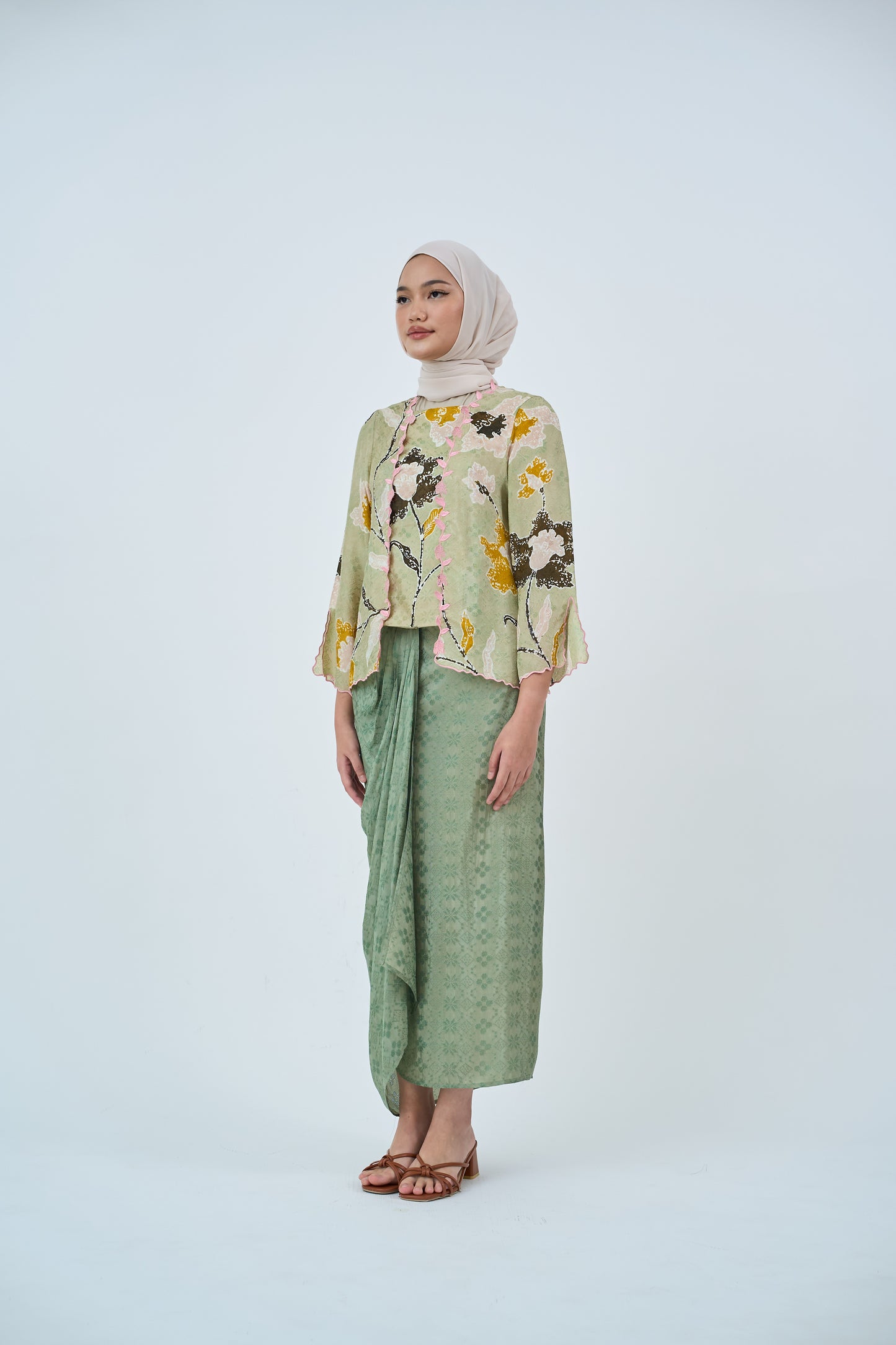 Kutu Baru AIRIS (05-100 GRN)