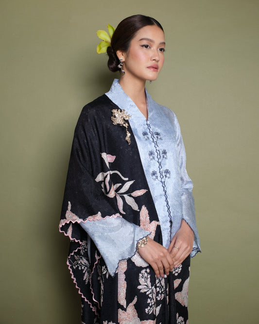 Delia Kurung Pendek Selendang in Blue