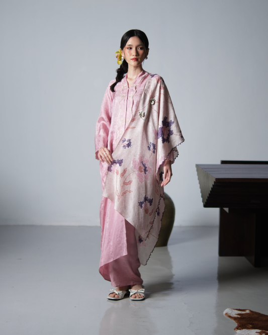 Juwita Kebaya Pendek Selendang in Pink