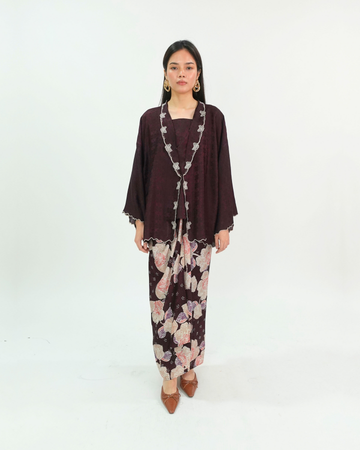 Khairin Kebaya pendek in Maroon