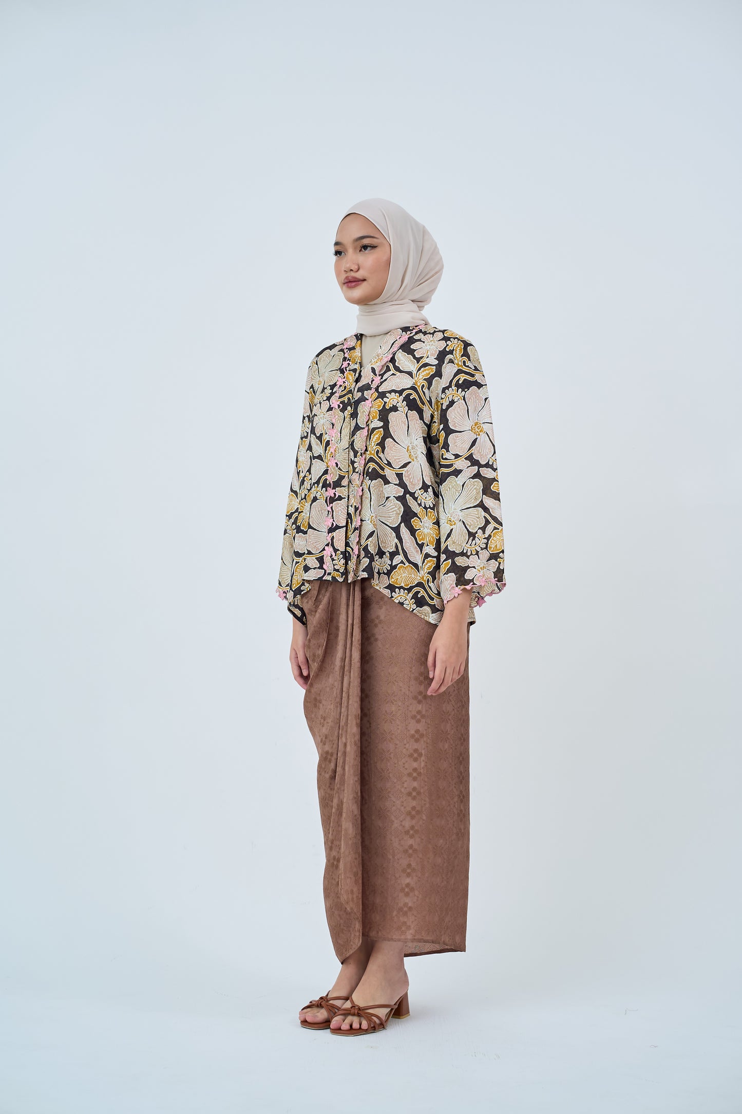 Kebarung Moden WARDAH PENDEK (05-312 BRW)