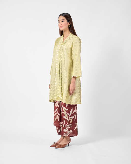 Wardah Kebarung in Green