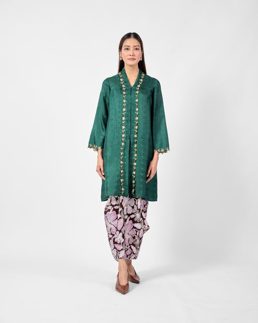 Wardah Kebarung in Green