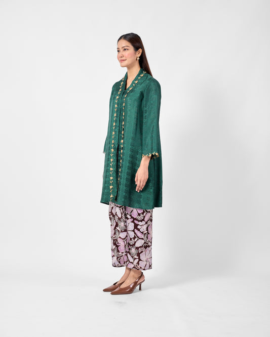 Wardah Kebarung in Green