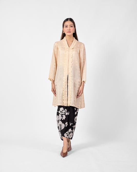 Wardah Kebarung  in Yellow