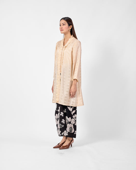 Wardah Kebarung  in Yellow