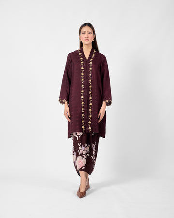 Wardah Kebarung in Maroon