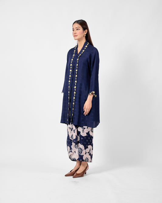 Wardah Kebarung in Blue