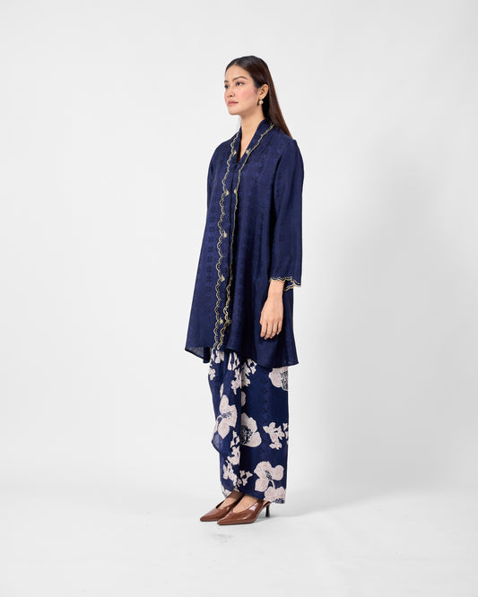 Wardah Kebarung in Blue