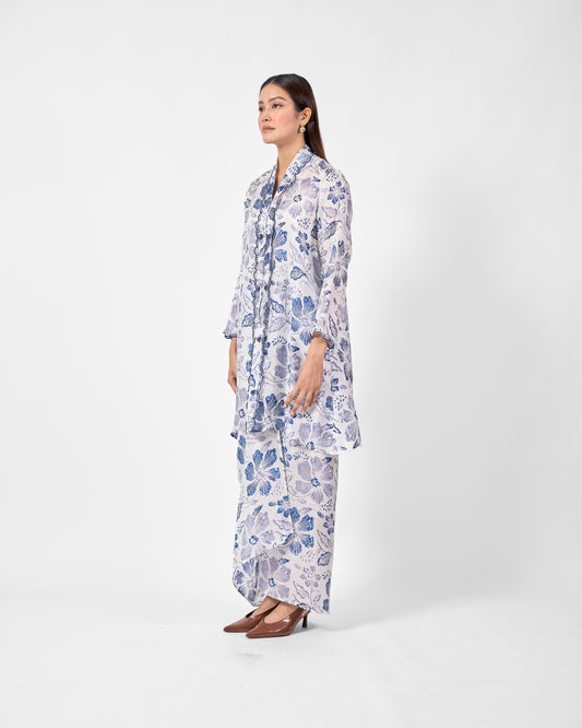 Wardah Kebarung in White