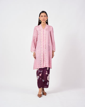 Wardah Kebarung  in Pink