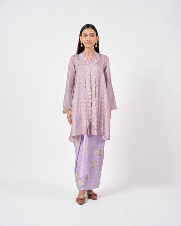 Wardah Kebarung  in Purple