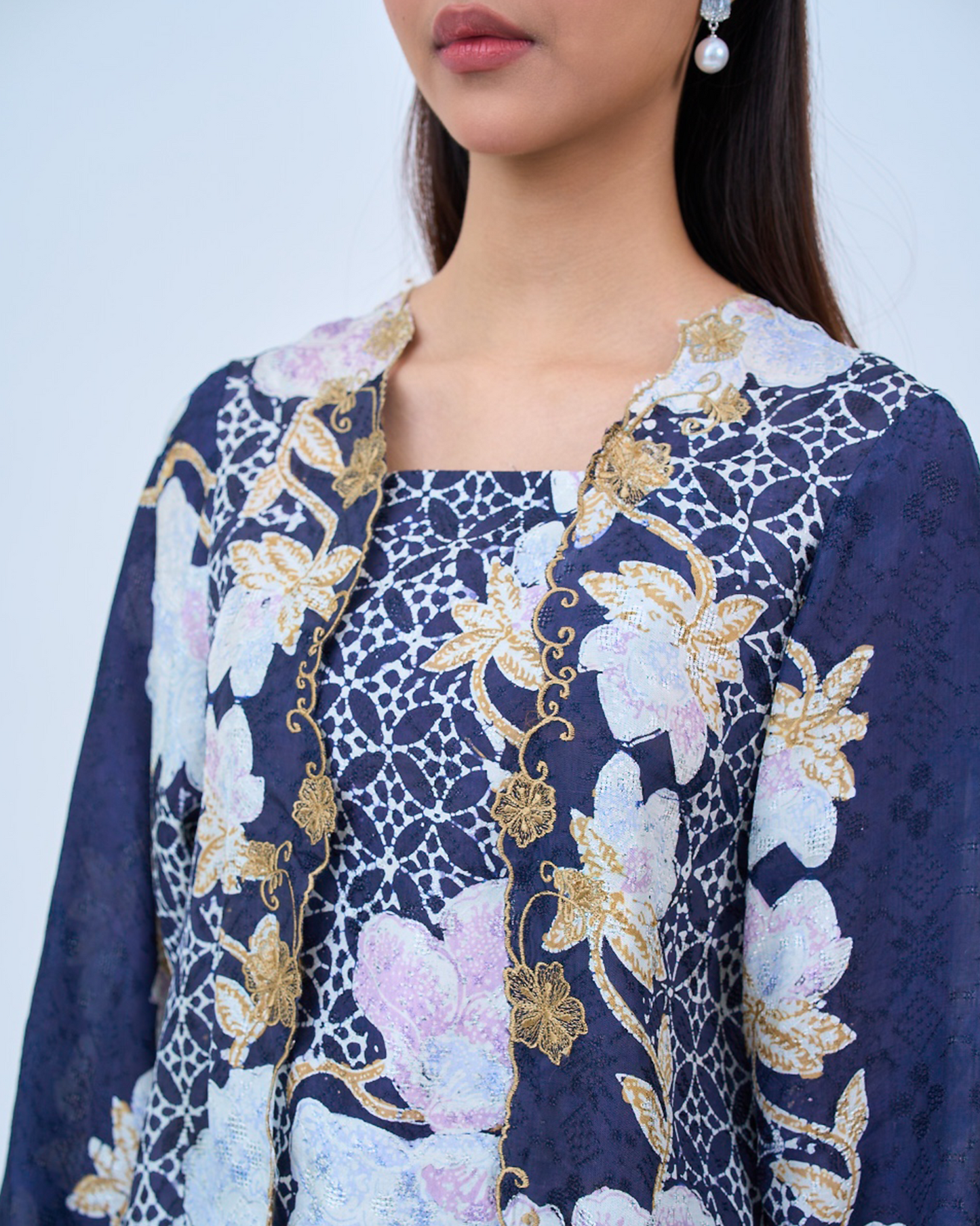 Airis Kutu Baru in Blue