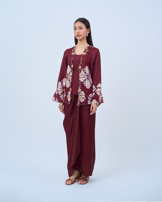 Airis Kebaya Pendek in Maroon