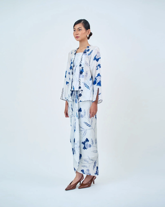 Airis Kebaya Pendek in White