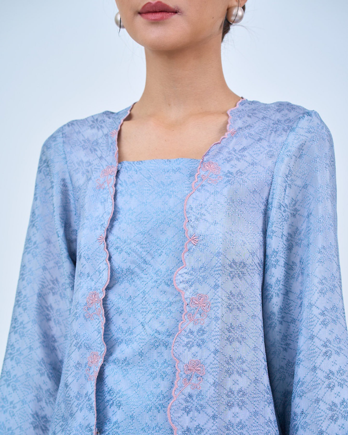 Airis Kutu Baru in Blue