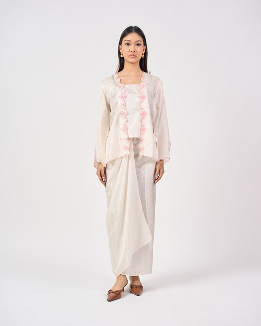 Airis Kebaya Pendek in Cream