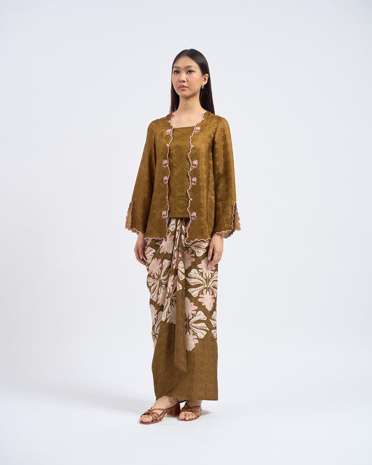 Airis Kebaya Pendek in Brown