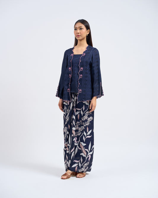 Airis Kebaya Pendek in Blue