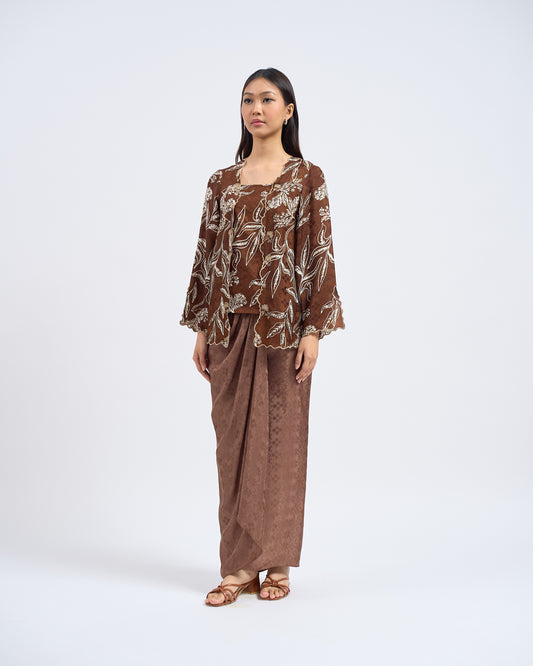Airis Kebaya Pendek in Brown