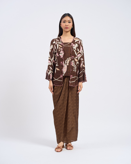 Airis Kebaya Pendek in Brown