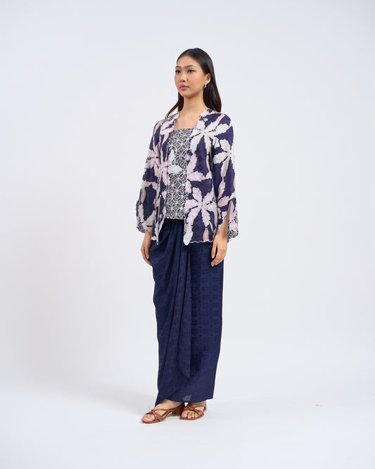 Airis Kebaya Pendek in Blue