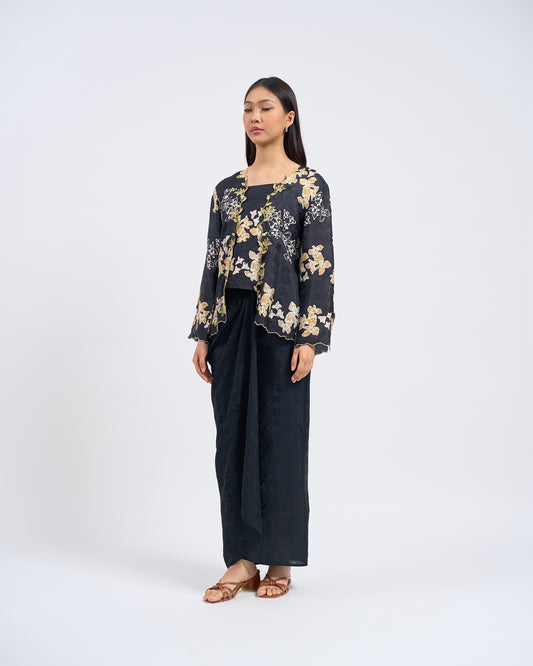 Airis Kebaya Pendek in Black