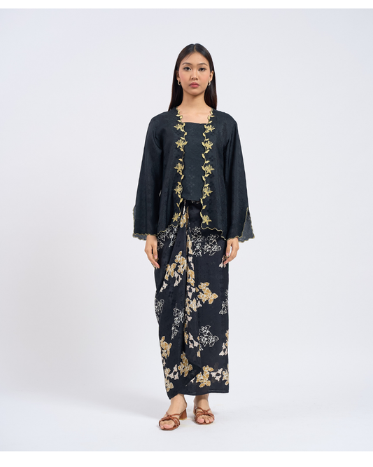 Airis Kebaya Pendek in Black