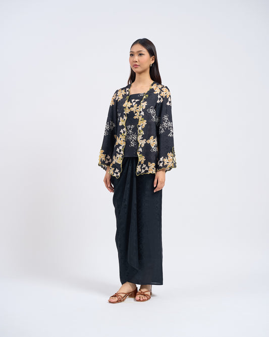 Airis Kebaya Pendek in Black