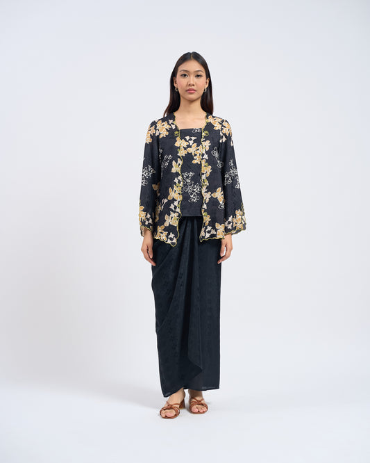 Airis Kebaya Pendek in Black