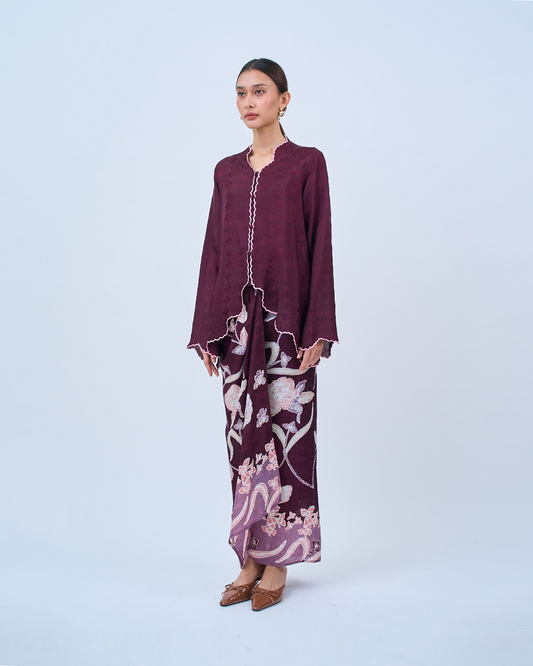 Delia Kurung Pendek in Burgundy