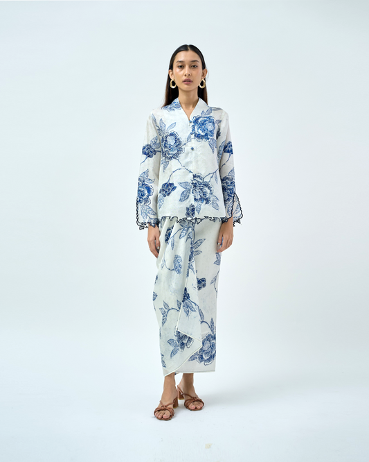 Delia Kurung Moden in White