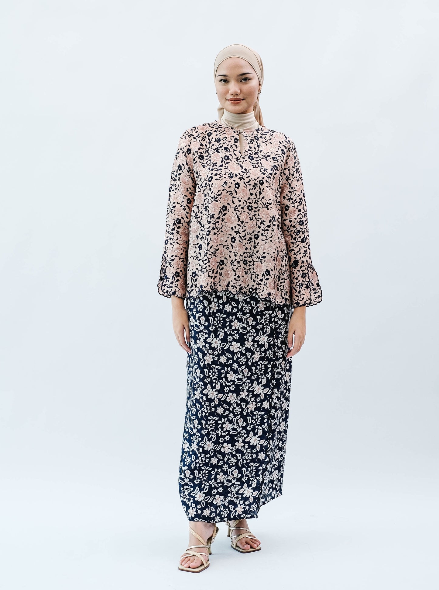 SARINA SULAM 04-02 BRW/BLU with embroidery skirt