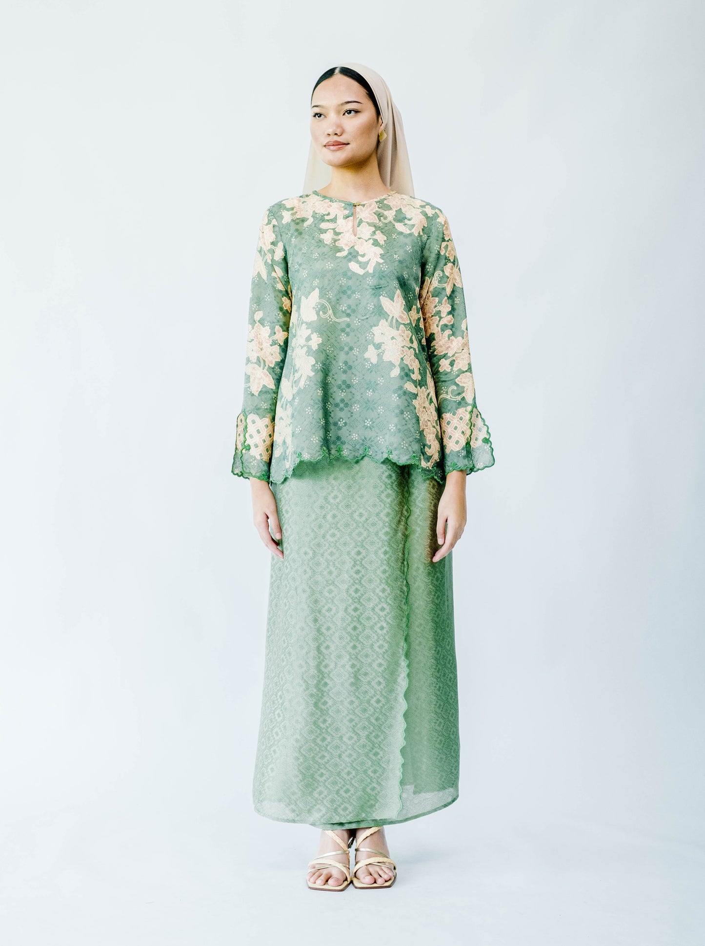 SARINA 04-10 GRN with embroidery skirt