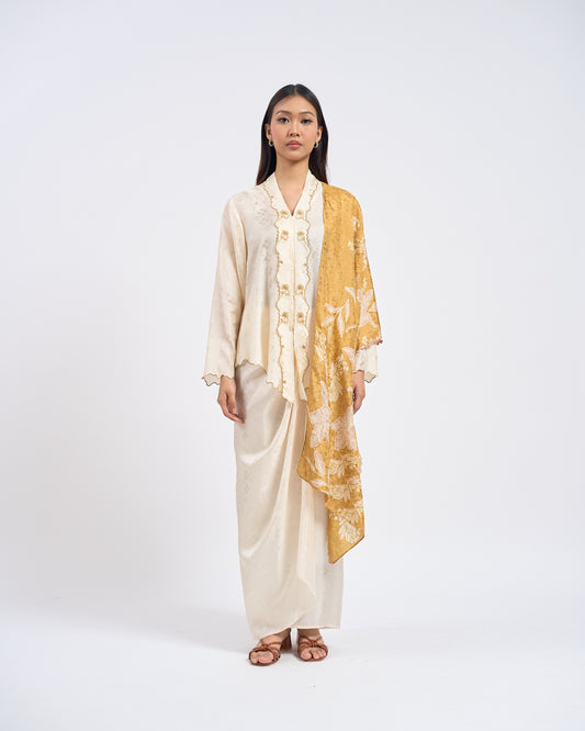 Juwita Kebaya Pendek Selendang in Yellow