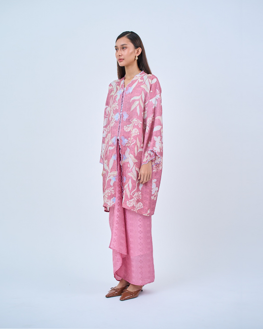 Khadeeja Kebarung in Pink