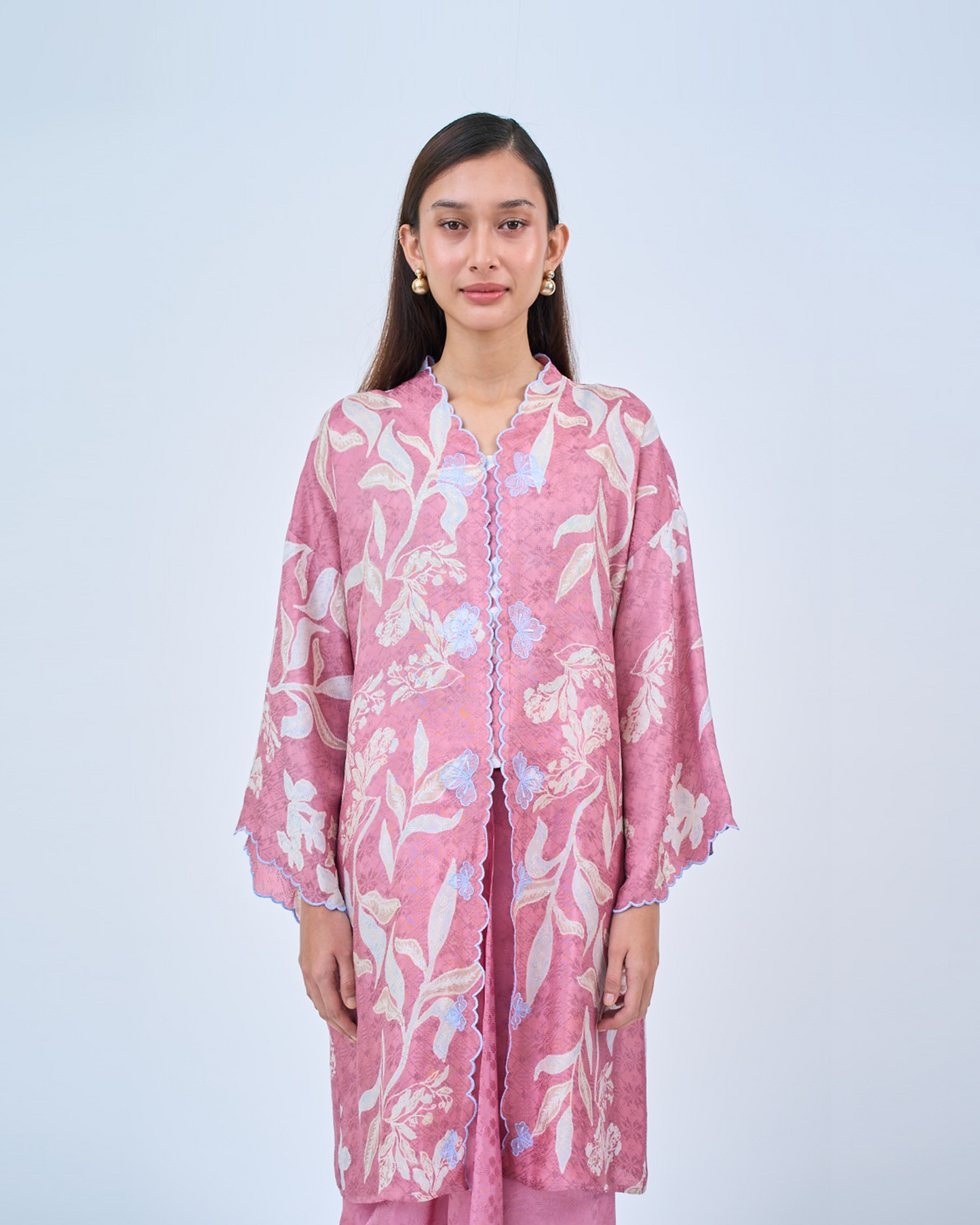 Khadeeja Kebarung in Pink