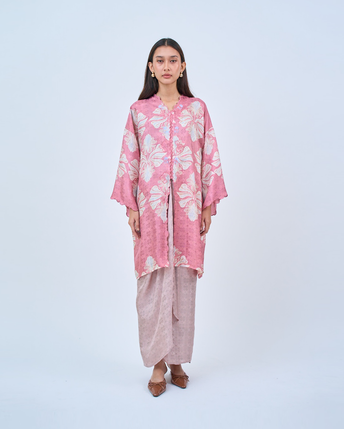 Khadeeja Kebarung in Pink