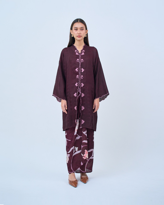 Khadeeja Kebarung in Maroon