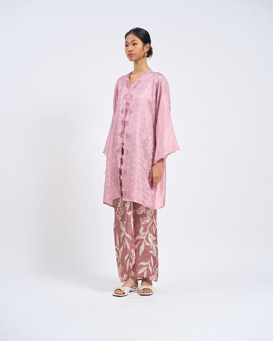 Khadeeja Kebarung  in Pink