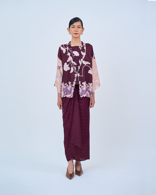 Khairin Kebaya Pendek in Burgundy
