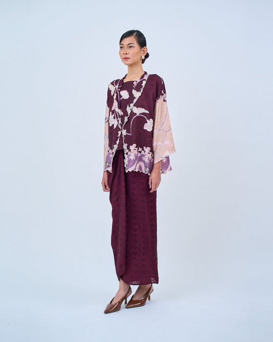 Khairin Kebaya Pendek in Burgundy