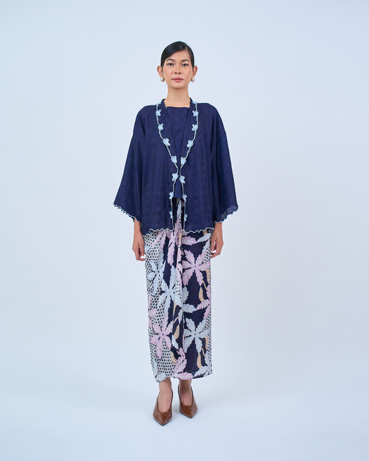 Khairin Kebaya Pendek in Blue