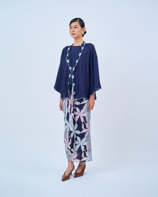 Khairin Kebaya Pendek in Blue